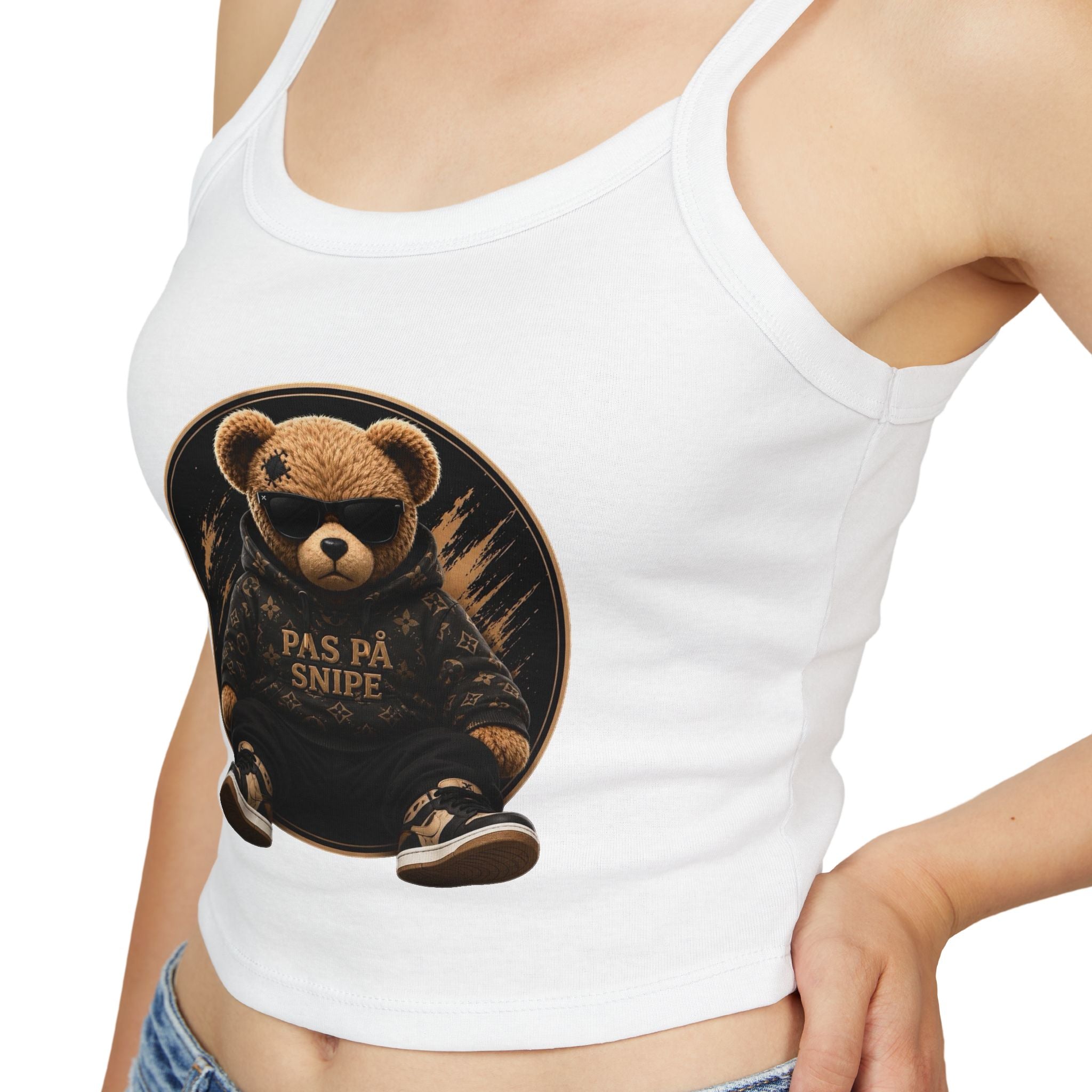 Teddy Bear Graphic Tank Top — "Pas På Snipe" Cute Vintage Bear Crop Top