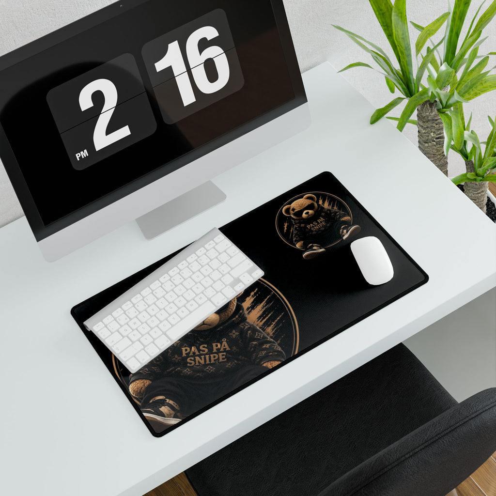Pas På Snipe Teddy Desk Mat — XXL Gaming/Work Mousepad with Stylish Bear Design
