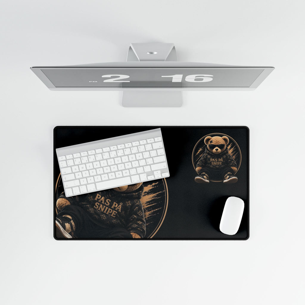Pas På Snipe Teddy Desk Mat — XXL Gaming/Work Mousepad with Stylish Bear Design