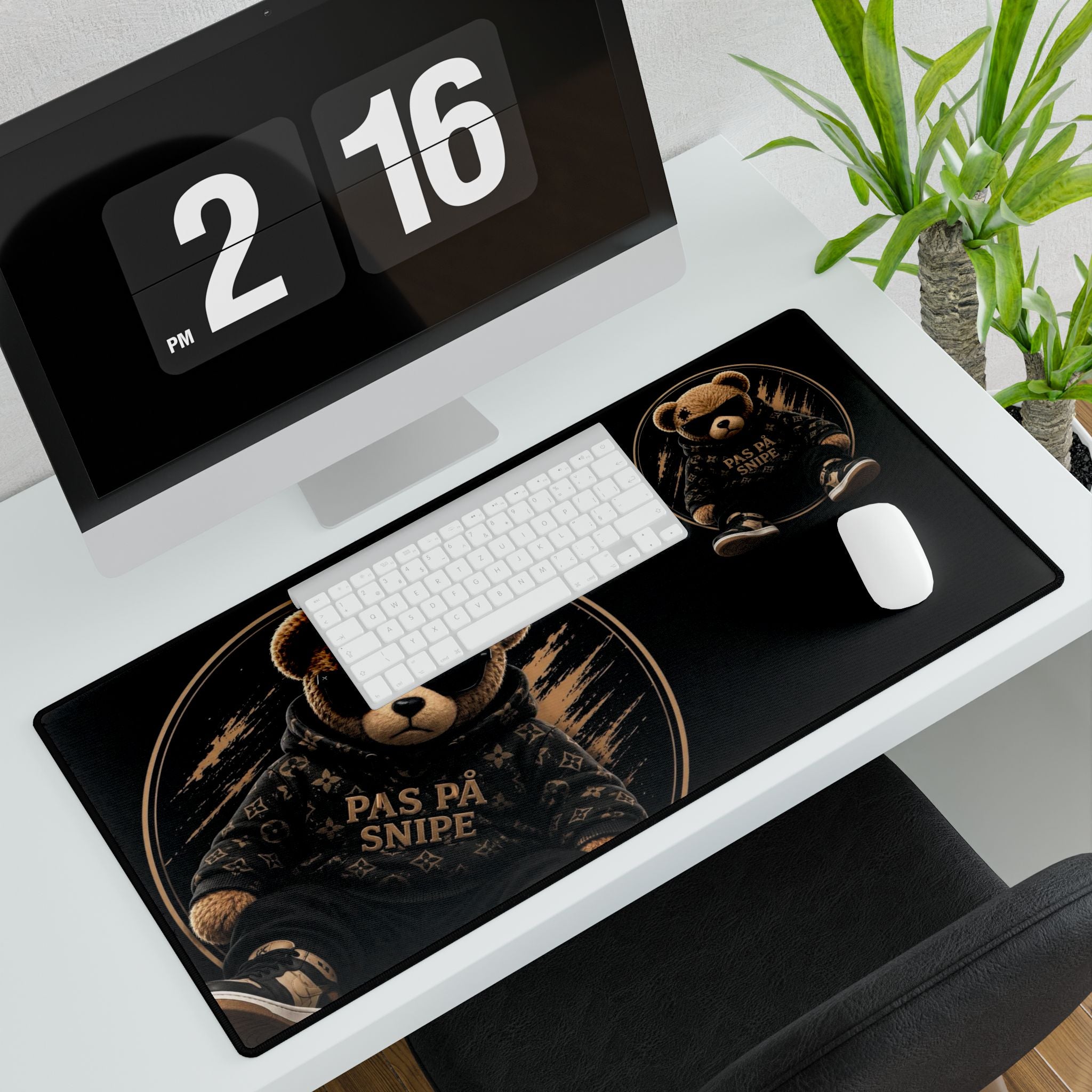 Pas På Snipe Teddy Desk Mat — XXL Gaming/Work Mousepad with Stylish Bear Design