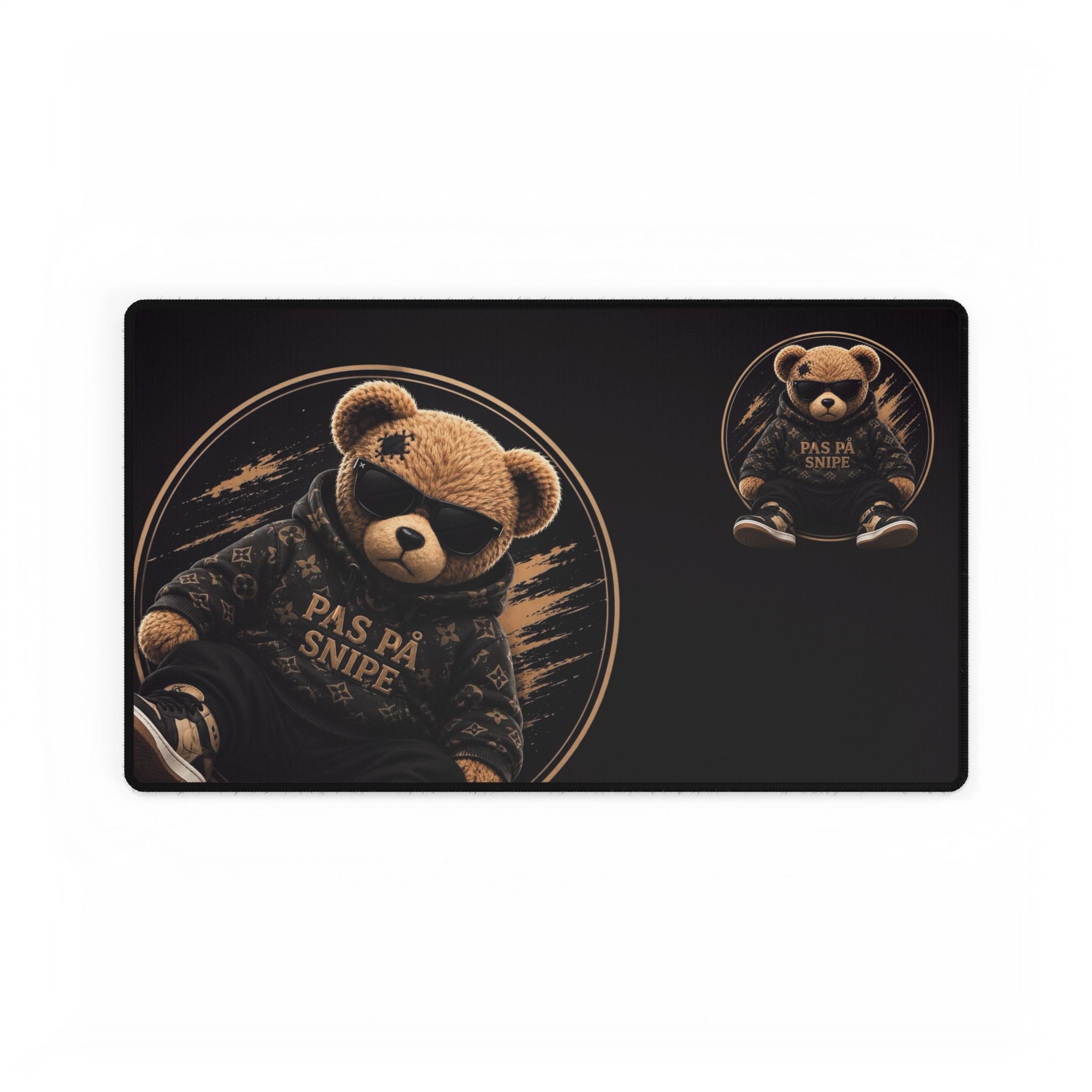 Pas På Snipe Teddy Desk Mat — XXL Gaming/Work Mousepad with Stylish Bear Design
